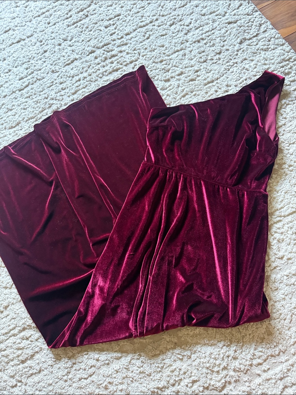 Baltic Born One-Shoulder Velvet Maxi Chemise - Wine
